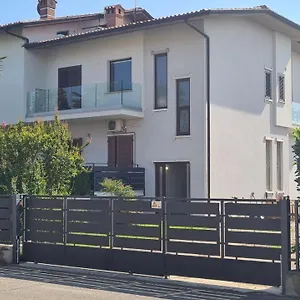 https://snorky-apartments.it-lombardy.com